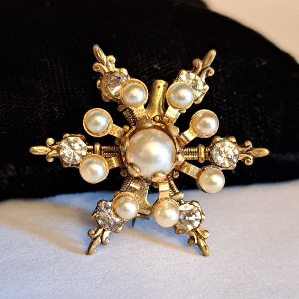 Vintage Golden Tone Brooch Star Shape Pearl Immitation Pin